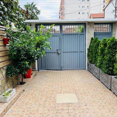 Appartamento Mishel House Shkodër Esterno foto